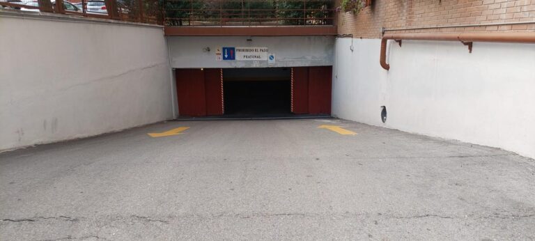 PLAZA DE GARAJE CALLE SECO