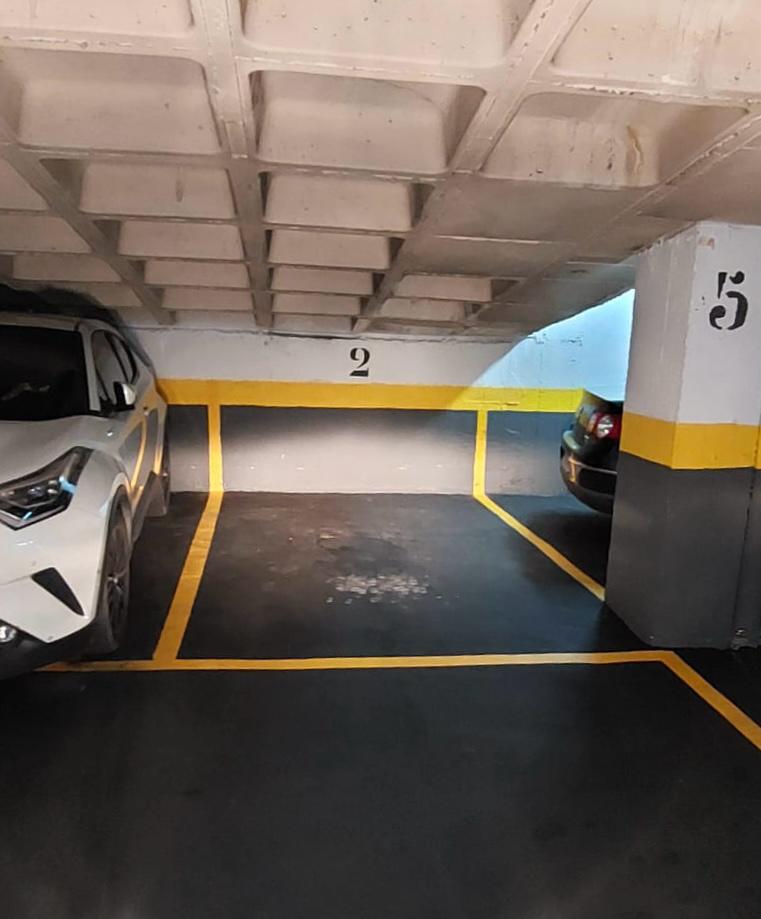 PLAZA DE GARAJE CALLE SECO