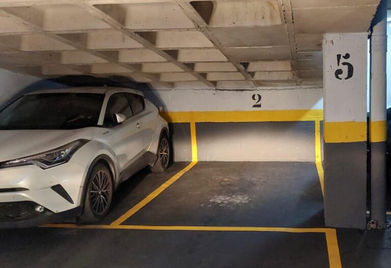 PLAZA DE GARAJE CALLE SECO